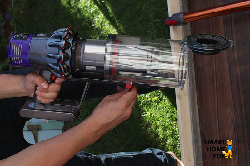 Dyson V10 slider